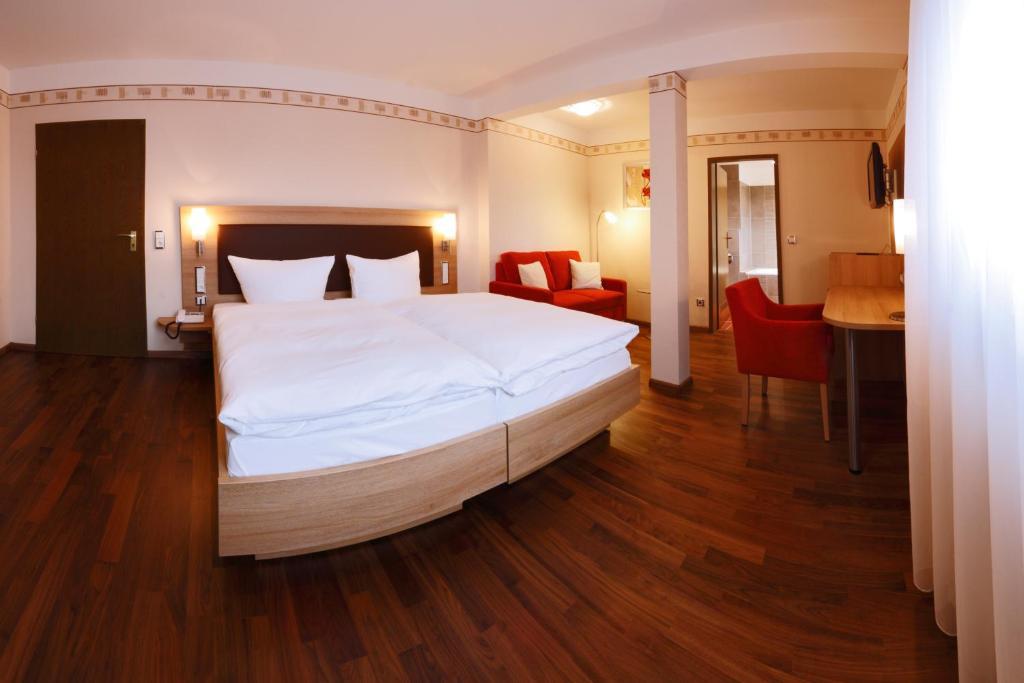Hotel Fortuna Kirchzarten Værelse billede